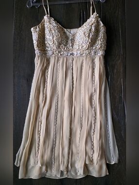 (Almost) NEW Sue Wong Cocktail Dress with beadwork Beige Peach Butter Si…
